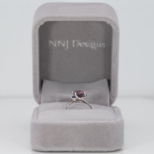 1.74Ct Bi-Color Tourmaline Estate Ring With Sapphire Accents in Solid 14k Gold, Size 6.75 For Sale - Image 4 of 9