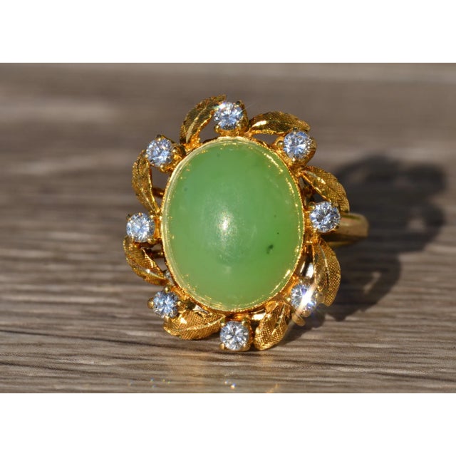 Metal The Molanary: Ladies Vintage Serpentine and Diamond Cocktail Ring in Yellow Gold For Sale - Image 7 of 10