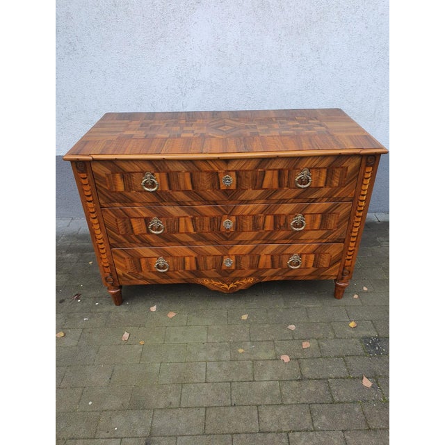 Louis XVI Commode in Inlaid Walnut, 1790 For Sale - Image 12 of 12