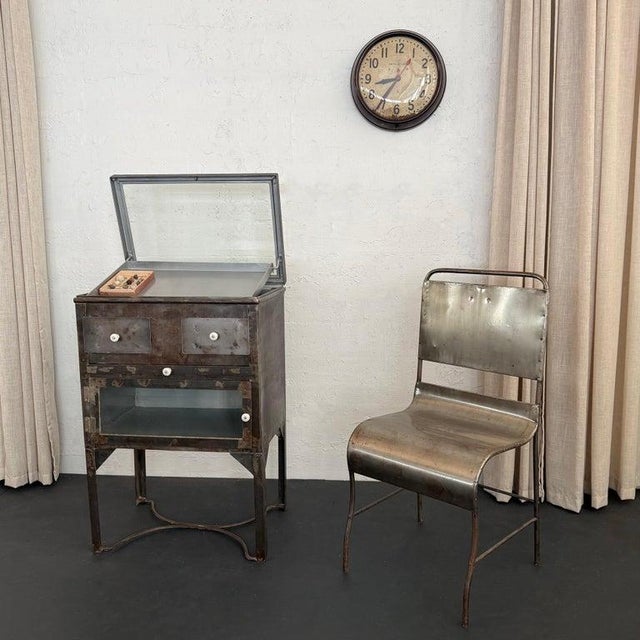 1940s 1940s Industrial Brushed Steel Top Opening Medical Apothecary Display Cabinet For Sale - Image 5 of 12