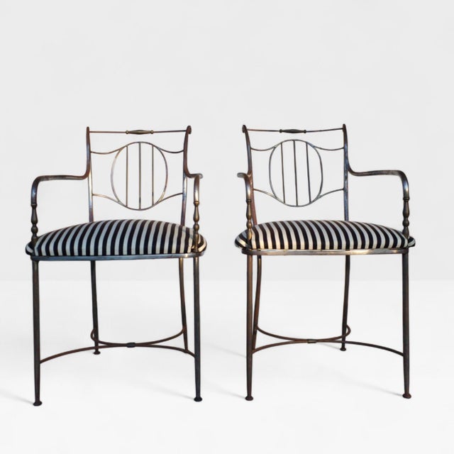 Maison Baguès 1950s Pair of Mid-Century Neoclassical Iron Garden Armchairs in the Style of Maison Baguès For Sale - Image 4 of 6