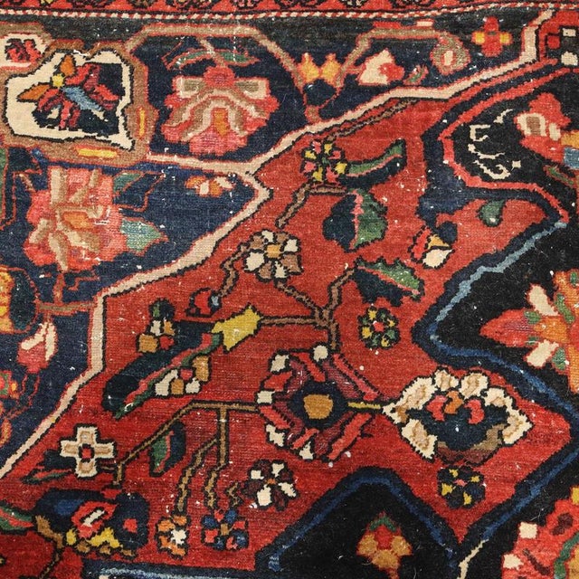 Middle Eastern Bakhtiary Rug in Wool For Sale - Image 6 of 9