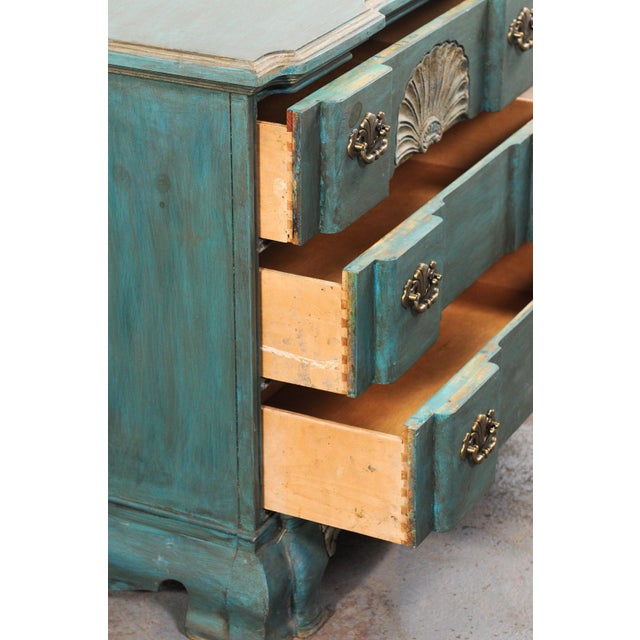 Mid 20th Century Shell Motif Pair of Chests Painted in Rich Peacock For Sale - Image 4 of 13