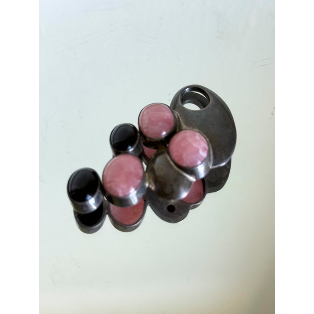 1980s Vintage Mid Century Modern Sterling Silver Rhodochrosite Black Onyx Brooch 1960s For Sale - Image 5 of 9