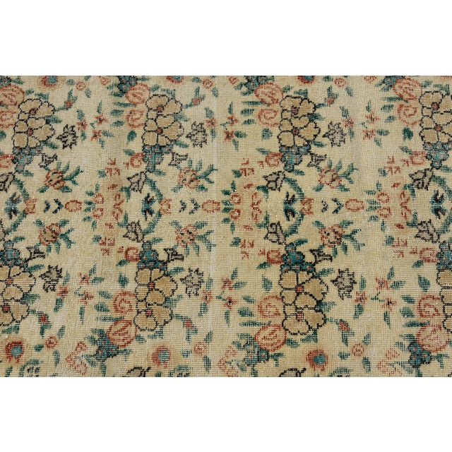 1970s 1970s Vintage Boho Style Hand Knotted Floral Beige Oushak Rug For Sale - Image 5 of 8