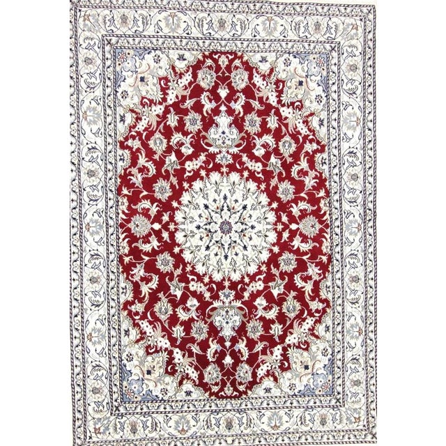 Middle Eastern Hand-Knotted Rug in Wool For Sale - Image 10 of 10