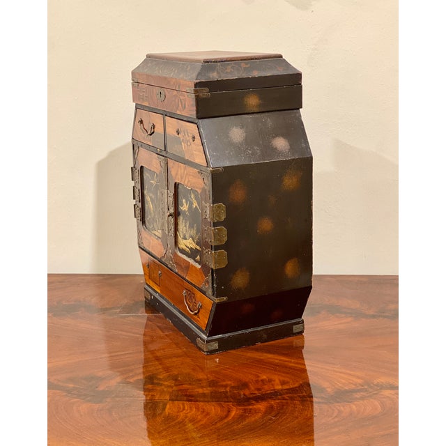 Antique Chinese Inlaid Wood Jewelry Box with Decorations in Relief, 1800s For Sale - Image 6 of 9