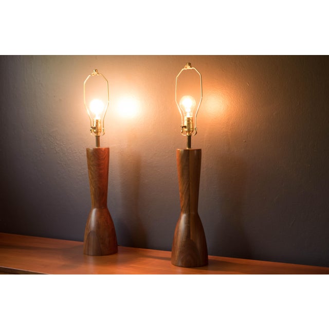 Sculptural Pair of Mid Century Modern Solid Staved Walnut Lamps For Sale - Image 4 of 10