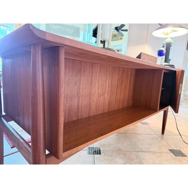Wood Authentic Svend Åge Madsen "Model 20" Floating-Top Teak Executive Desk for h.p. Hansen For Sale - Image 7 of 12