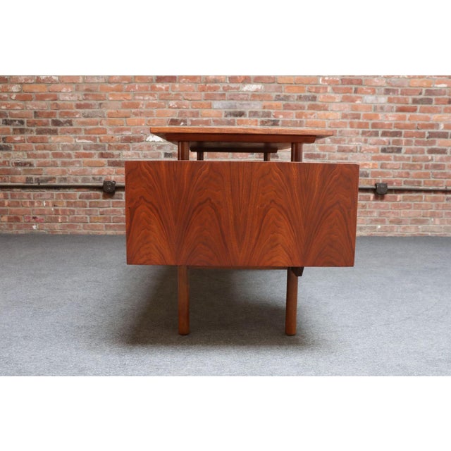 1950s Mid Century Floating Top Walnut Desk by Milo Baughman for Glenn of California For Sale - Image 5 of 18