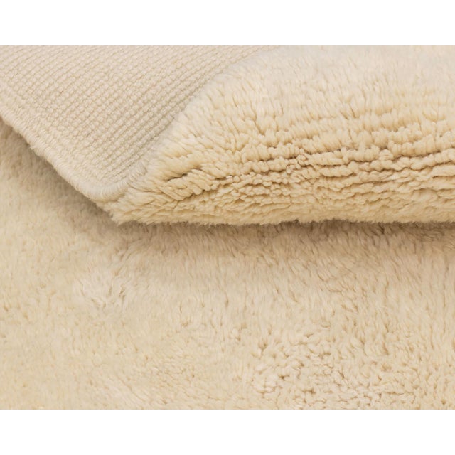 2020s Minimalist Ivory Hand-Knotted Moroccan Wool Rug | 6'6" X 10'1" | One of a Kind For Sale - Image 5 of 7
