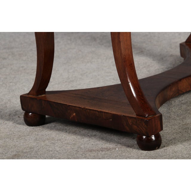 Small Antique Biedermeier Side Table in Walnut, 1830 For Sale - Image 13 of 18