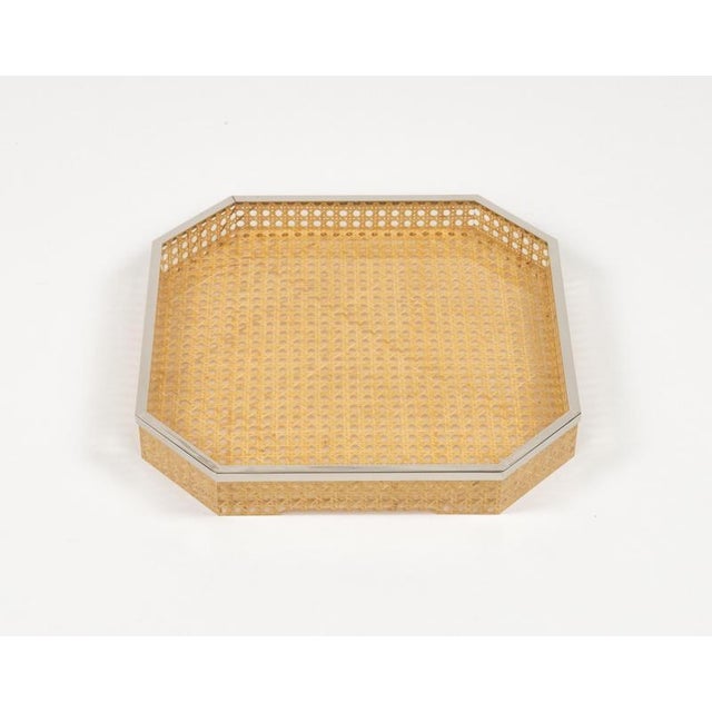 Centerpiece in Acrylic Glass, Wicker and Brass in the style of Christian Dior, Italy, 1970s For Sale - Image 3 of 14
