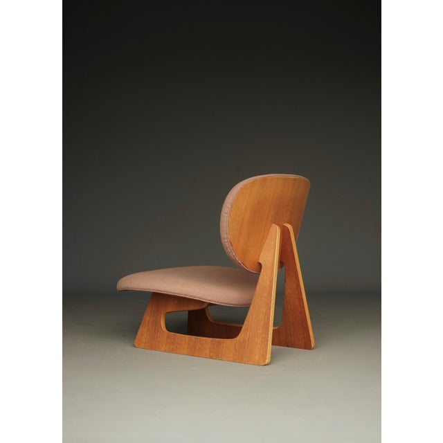 Contemporary Model 5016 Low Chair by Junzo Sakakura and Daisaku Cho, 1970s For Sale - Image 3 of 18