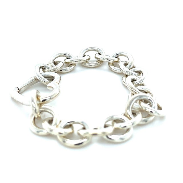 2020s Tiffany & Co. Sterling Silver Vintage Heart Clasp Round Link Bracelet 45.19g For Sale - Image 5 of 8