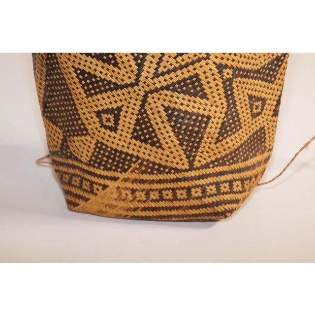 1950s Traditional Ethnic Woven Ajat Basket Borneo Indonesia For Sale - Image 4 of 13