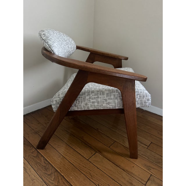 Striking 1960's Danish Modern Style Accent Chair. Newly upholstered fabric. Lovely and stylish with soft greys and whites.