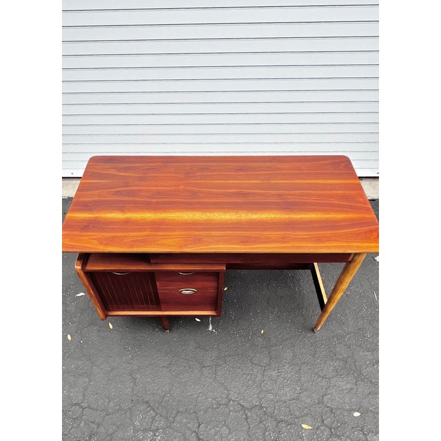 Mid Century Modern Writing Desk | by Hooker for Mainline For Sale - Image 13 of 18