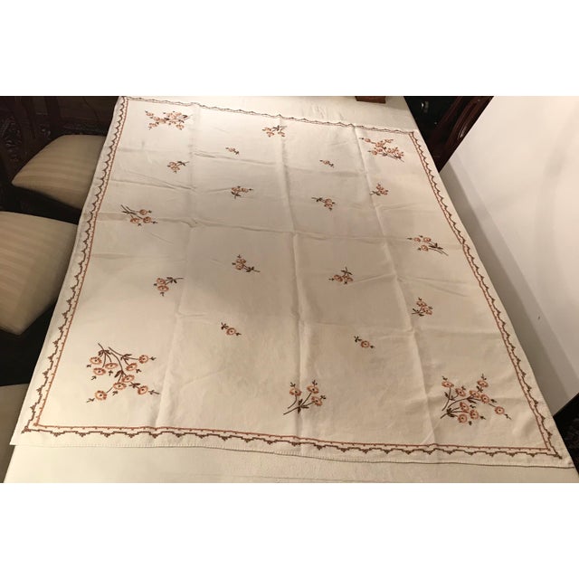 Vintage Linen Embroidered Tablecloth & 8 Napkins Chairish