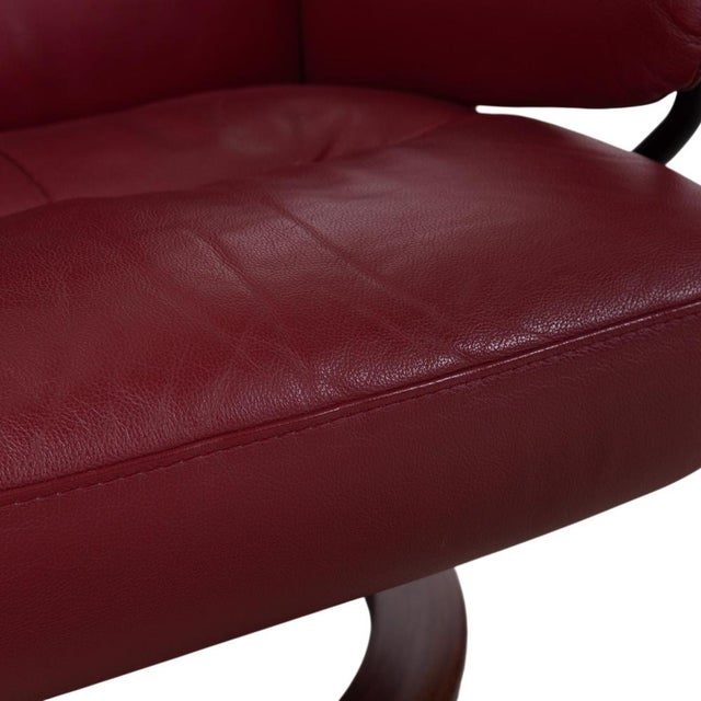 Set of Red Leather Atlantic Recliner and Footstool from Stressless For Sale - Image 6 of 17