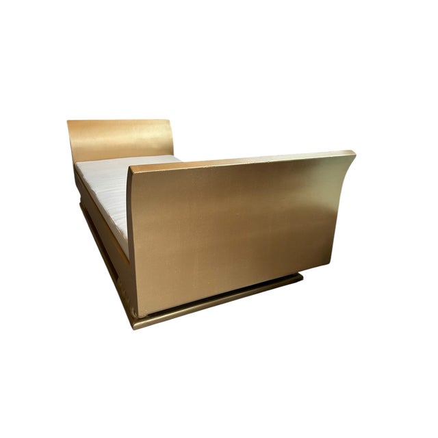 Traditional 1950s Gold Egyptian Daybed For Sale - Image 3 of 6