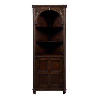 Early 20th Century English Carved Oak Corner Cabinet For Sale