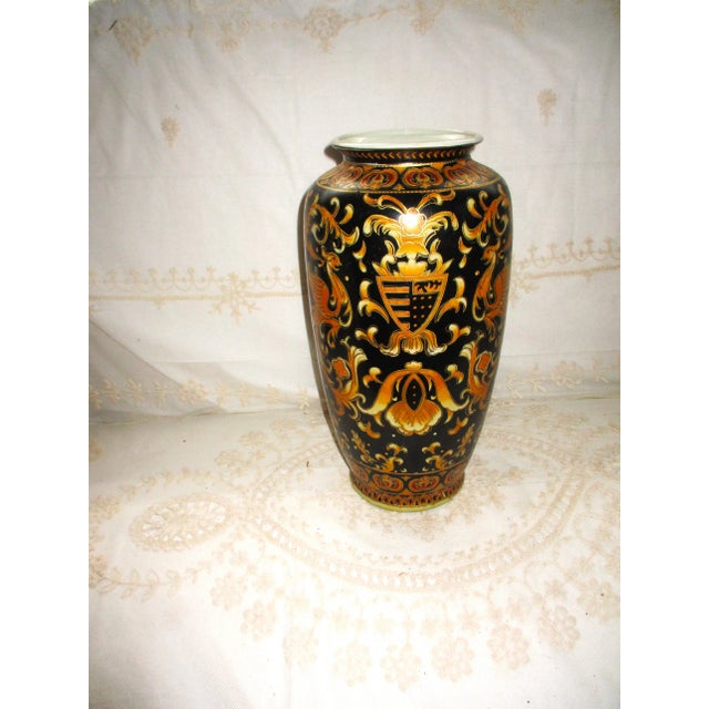 1970s Vintage Chinese Ornate French Design Gold & Black Enameled Phoenix Coat of Arms Vase For Sale - Image 4 of 9