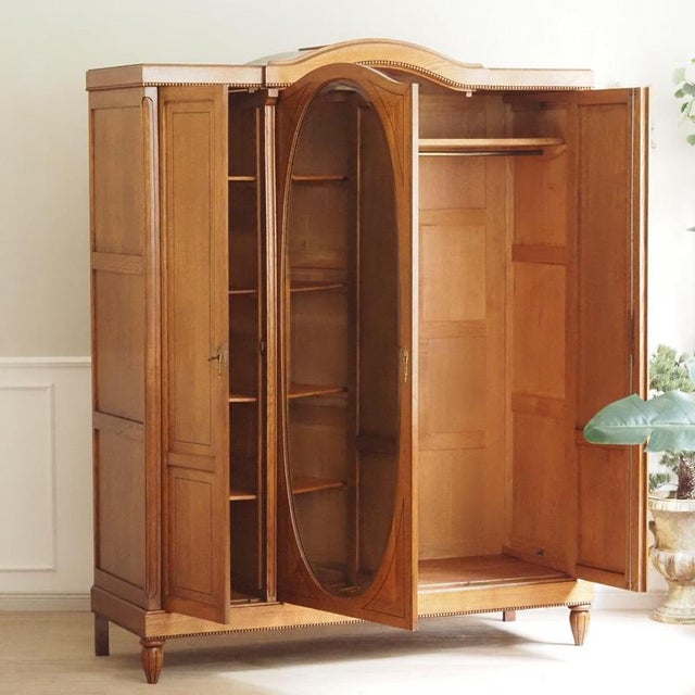 Large Art Nouveau 3-Door Wardrobe in Oak with Oval Mirror For Sale - Image 9 of 18