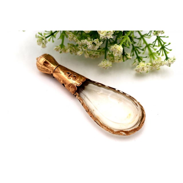 Perfume Bottle in Glass and 15K Gold, 1800s For Sale - Image 4 of 7