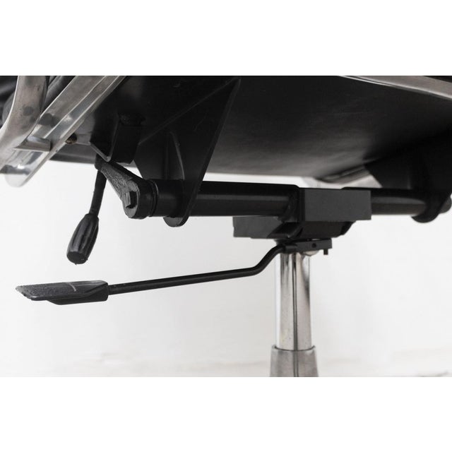 Black Aluminium Group by Charles & Ray Eames Chairs for ICF, Italy, 1970s, Set of 3 For Sale - Image 8 of 18