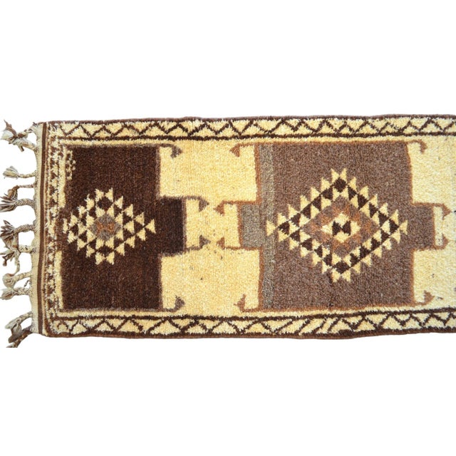 Tan Hand-Knotted Kurdish Runner Rug . Tribal Herki Long Runner Rug - No Dyes - 3′1″ × 13′7″ For Sale - Image 8 of 12