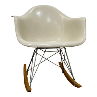 Vintage Herman Miller Eames Fiberglass Rocking Chair (Rar) Mid-Century Modern | Original Shell & Base For Sale