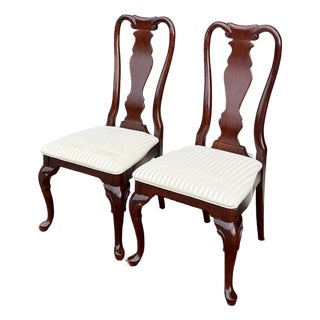 1990s Sumter Cabinet Co. Traditional Queen Anne Solid Cherry Dining Chairs - A Pair (A) For Sale