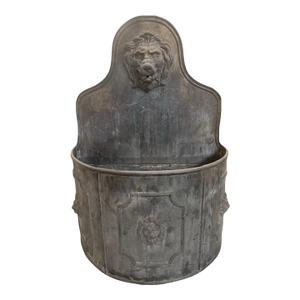 1970s Lead Lion Mask Garden/Patio Wall Fountain With Basin