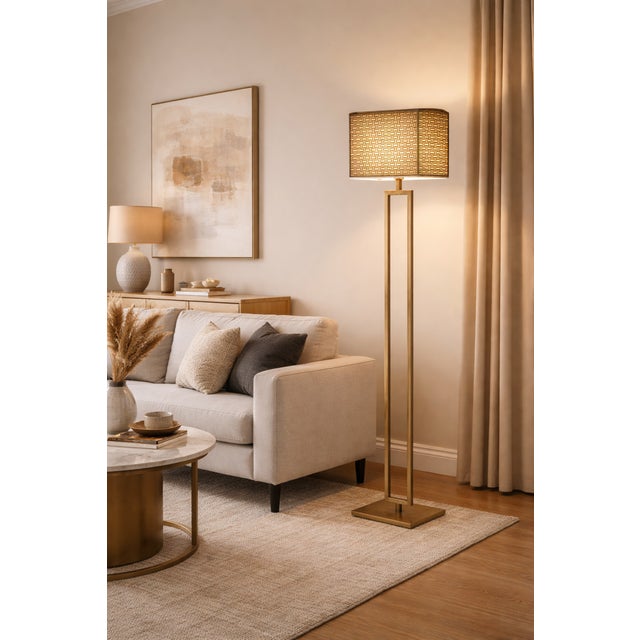 Aldebaran is a metal floor lamp made in Italy, characterized by a slender, minimalist shape. The structure is handcrafted...