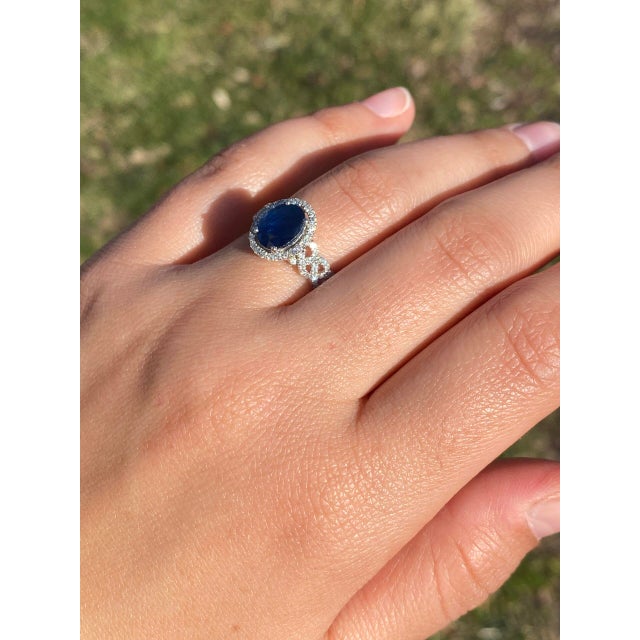 The Credenza: Natural Sapphire and Diamond Ring in White Gold For Sale - Image 11 of 11
