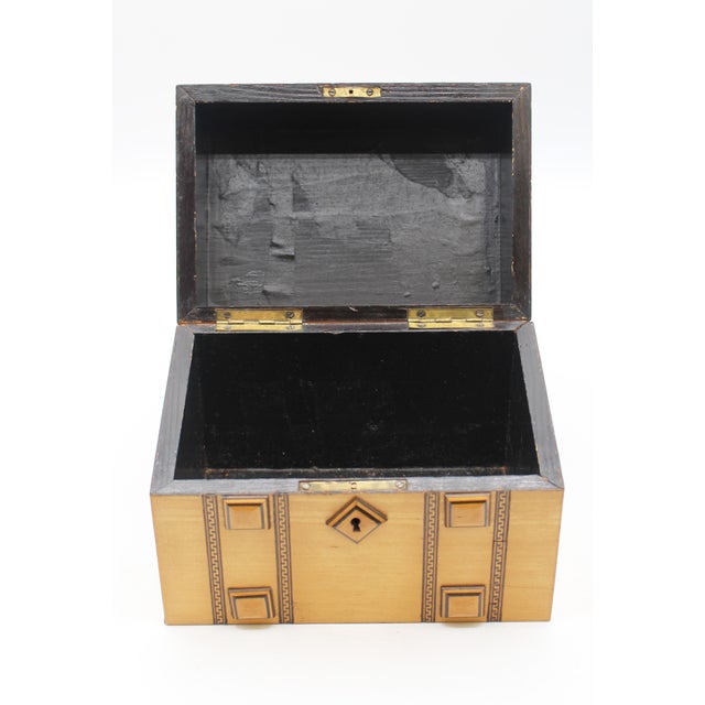 Wood Early 20th Century English Arts & Crafts to Art Deco Satinwood Box For Sale - Image 7 of 9