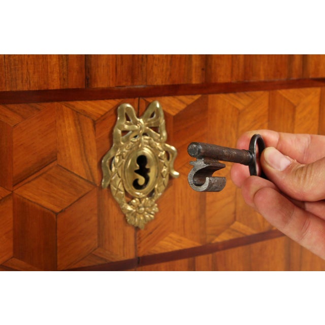 Wood 18th Century Chest with Trompe-Lœil Marquetry, 1770 For Sale - Image 7 of 16