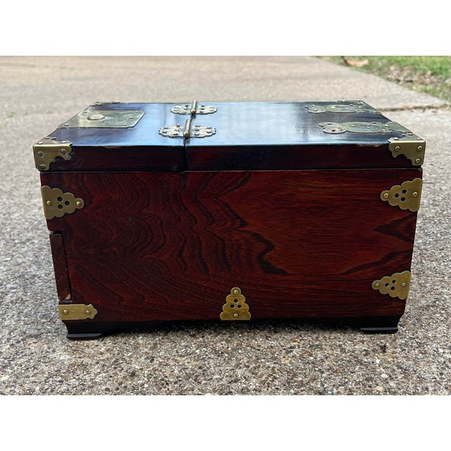 1930s Vintage Chinese Hardwood Traveling Vanity Shaving Mirror Box & Drawer For Sale - Image 10 of 12