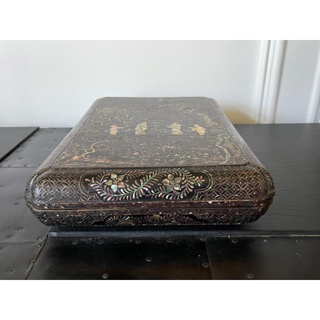 Antique Japanese Lacquer and Inlay Box from Ryukyu Island For Sale - Image 10 of 18