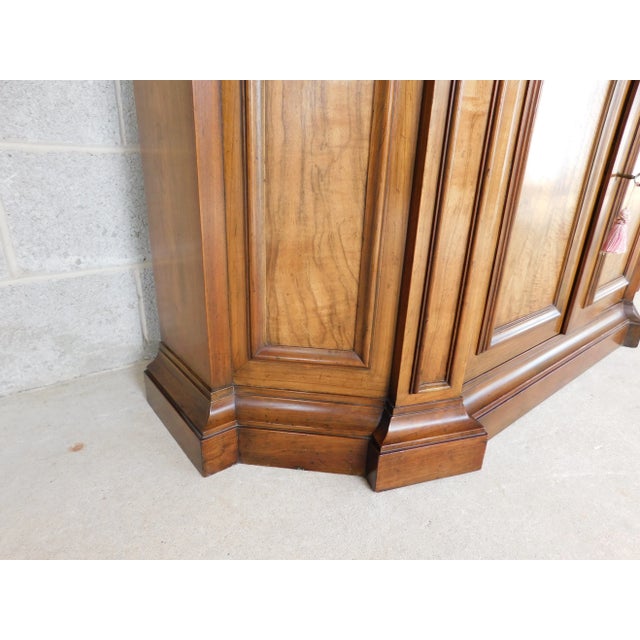 French Mid-Century French Regency Style Baker Furniture Lighted Display Cabinet For Sale - Image 3 of 13