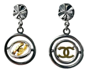Chanel Vintage Rare Gunmetal Round Clove Gold Spinning CC Clip on Earrings, A Pair