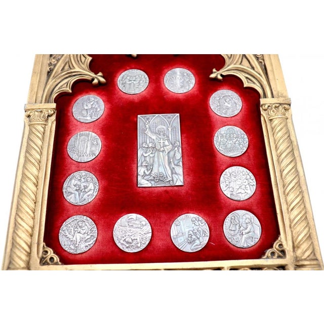 Frame with Silver Medals, in Good conditions. Designed 1920 to 1949