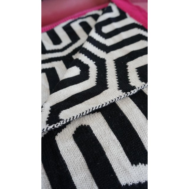 Contemporary Peak & Valley Extra Long Woven Geometric Kelly Green Oversized Throw For Sale - Image 4 of 9