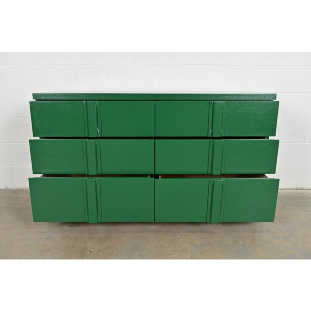 1940s Donald Deskey Style Art Deco Green Lacquered Six-Drawer Double Dresser, Newly Refinished For Sale - Image 5 of 14