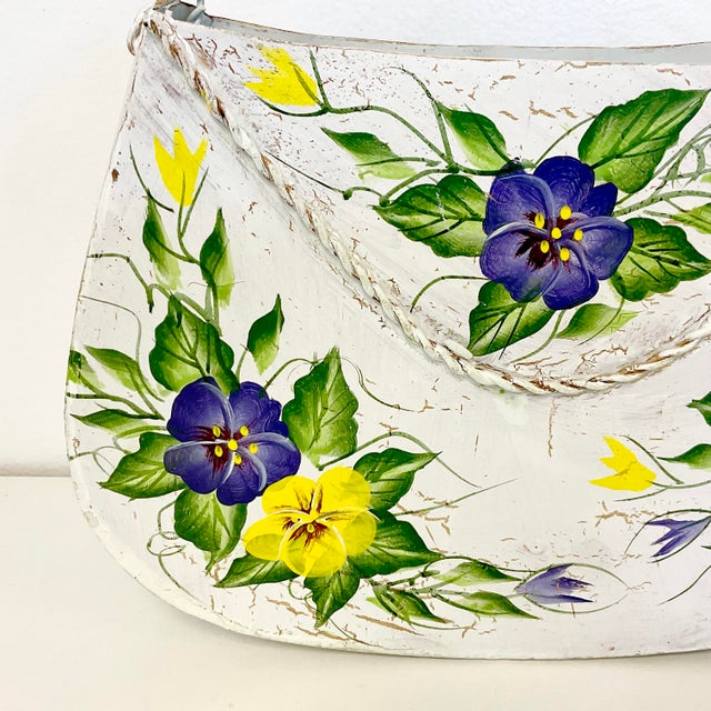 Vintage 1980s Italian Tole Hand Painted Metal Wall Basket With Colorful Pansies For Sale - Image 6 of 9