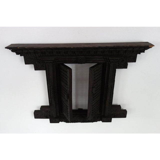 Newari Window in Carved Wood For Sale - Image 5 of 17