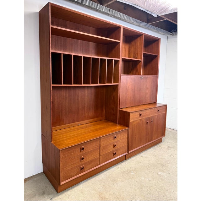 MCM Danish Modern Teak Bookcase Wall Unit by Erik Brouer for Brouer Mobelfabrik For Sale - Image 12 of 12