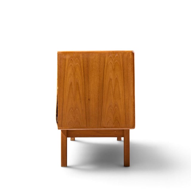 Mid 20th Century Hp Hansen Mid Century Danish Teak Sliding Door Credenza For Sale - Image 5 of 11