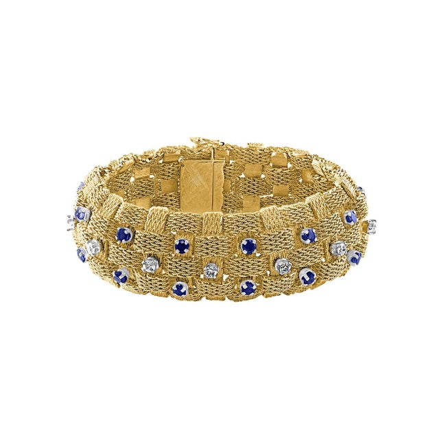 Modern 3 Carat Sapphire and 2 Carat Diamond Bracelet in 18 Karat Yellow Gold 116 Gm For Sale - Image 3 of 8
